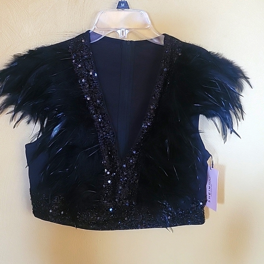 Black sequins crop v-neck feather detail